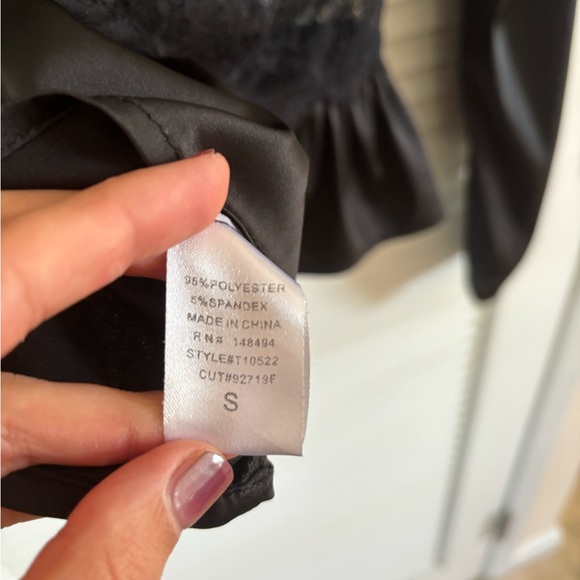 Black cropped peplum top with lace and button detail size small - Picture 5 of 6